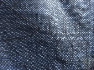 アンティーク　霞に亀甲模様織り出し本場泥大島紬着物(5マルキ)